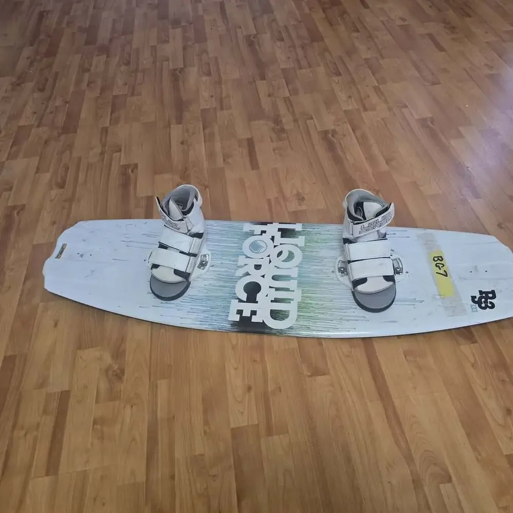 Liquid Force Waterboard Comfort Wake Board With White Bindings PS3 Model Sz 5-8
